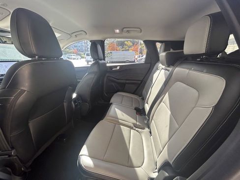Used 2023 Ford Escape Platinum AWD/4WD image 23
