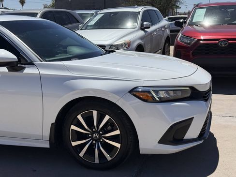 Used 2022 Honda Civic EX image 4