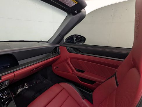 Certified 2026 Porsche 911 Targa 4 GTS AWD/4WD image 22