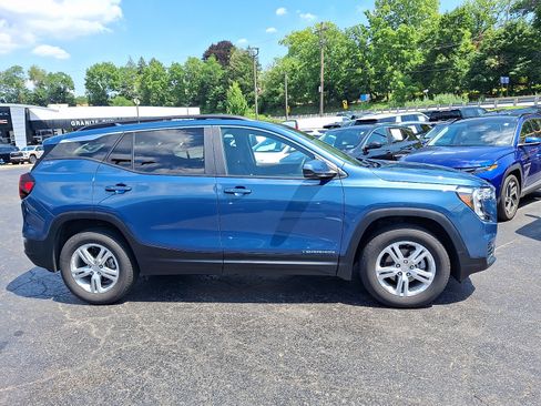 Used 2024 GMC Terrain SLE w/ Driver Convenience Package AWD/4WD image 7