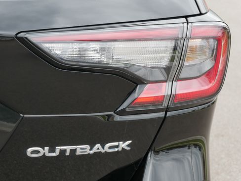Certified 2025 Subaru Outback Premium AWD/4WD image 17