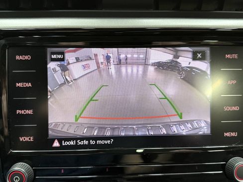 Used 2021 Volkswagen Passat 2.0T SE image 29