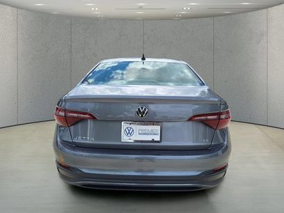 Used 2023 Volkswagen Jetta SE w/ Panoramic Sunroof Package