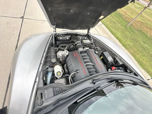 Used 2006 Chevrolet Corvette Coupe w/ Preferred Equipment Group RWD image 25