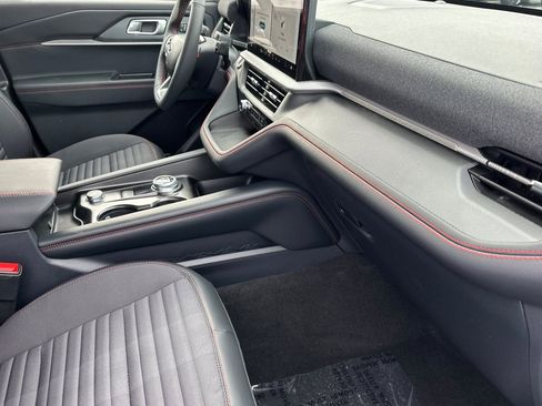 New 2026 Ford Explorer ST-Line w/ ST-Line Street Pack image 18