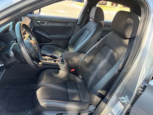 Used 2025 Honda Civic Sport image 31