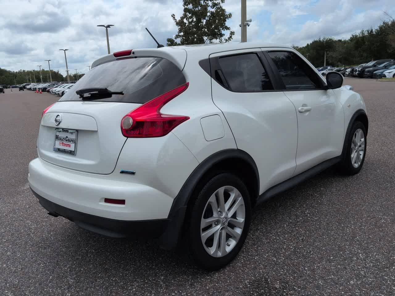 Used 2014 Nissan Juke S FWD image 6