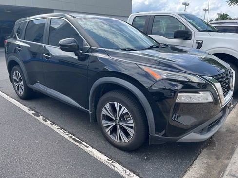 Used 2022 Nissan Rogue SV FWD image 2