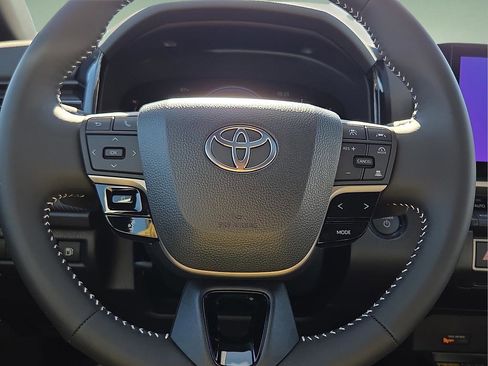 Used 2026 Toyota Camry SE w/ Multimedia Upgrade Package image 17