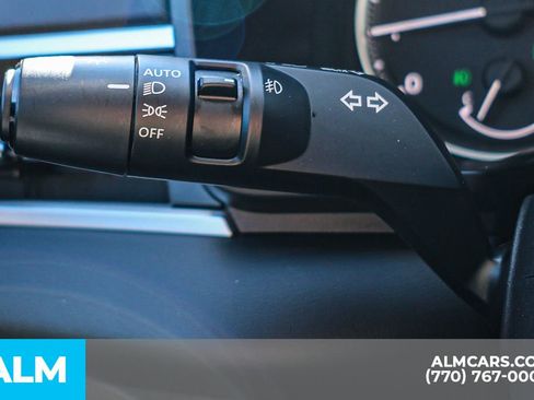 Used 2024 Mitsubishi Outlander SE image 35