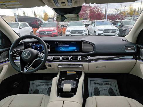 Used 2025 Mercedes-Benz GLE 450e 4MATIC image 11