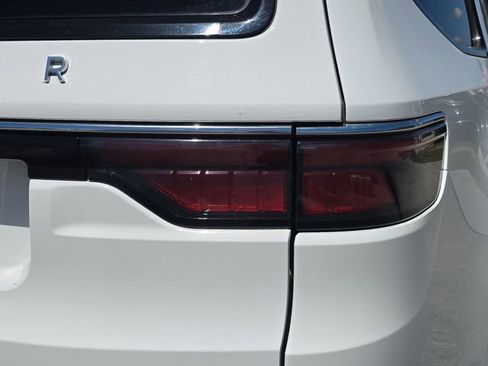 Certified 2024 Jeep Wagoneer Series II w/ Flexible Seating Group image 8