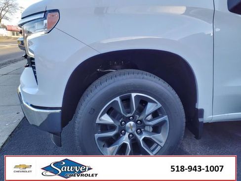 Used 2025 Chevrolet Silverado 1500 LT image 4