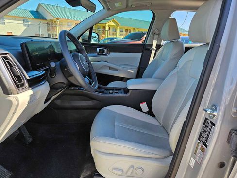 Certified 2025 Kia Sorento S w/ Panoramic Sunroof Package image 14
