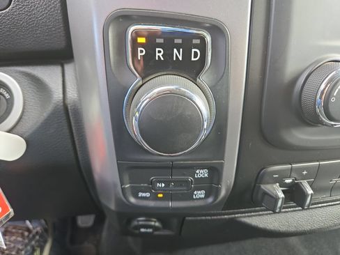 Used 2022 RAM 1500 Classic SLT AWD/4WD image 22