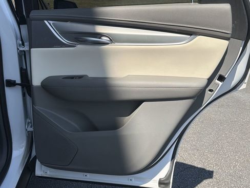 Used 2023 Cadillac XT5 Premium Luxury image 16