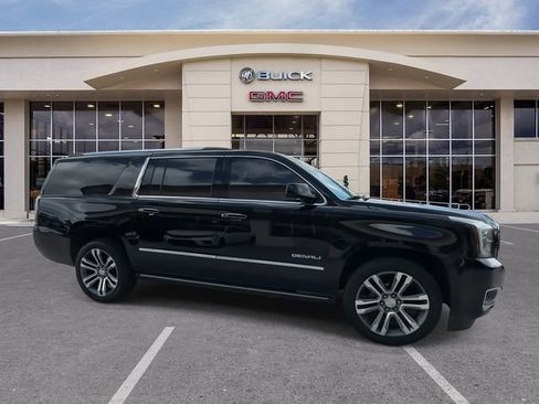 Used 2018 GMC Yukon XL Denali w/ Denali Ultimate Package image 17