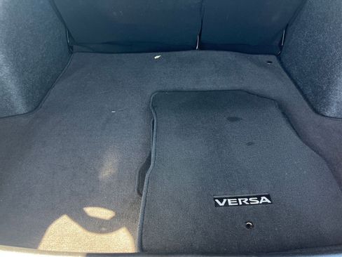 Used 2025 Nissan Versa SV FWD image 31