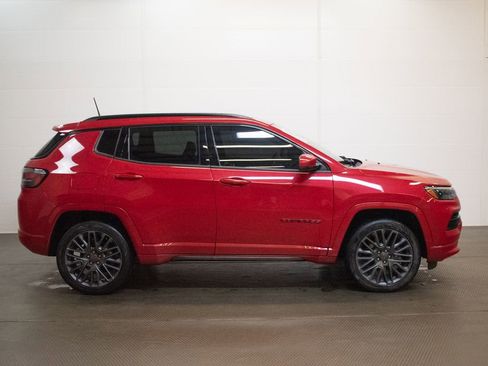 Used 2022 Jeep Compass Limited w/ (RED) Package AWD/4WD image 3