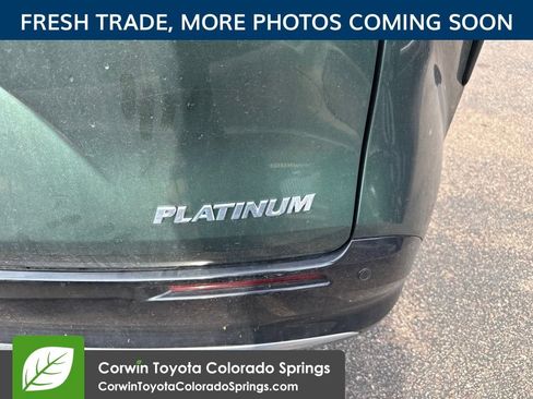 Used 2025 Toyota Sienna Platinum AWD/4WD image 6