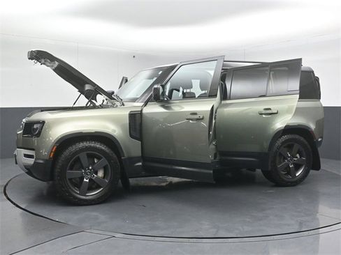 Used 2022 Land Rover Defender 110 SE image 56
