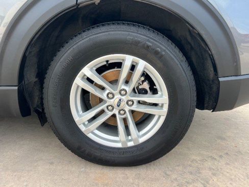 Used 2023 Ford Explorer XLT w/ Equipment Group 202A RWD image 13