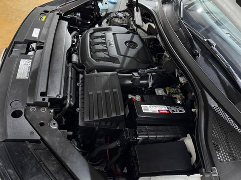 Used 2019 Volkswagen Tiguan SE FWD image 45