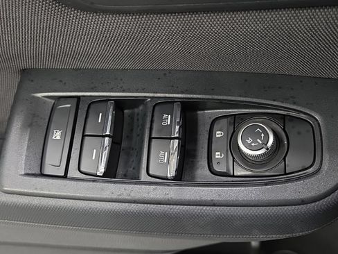 Used 2025 Subaru Forester Premium AWD/4WD image 30