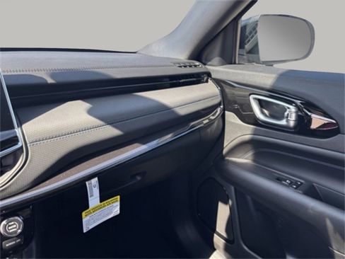 New 2026 Jeep Compass Latitude image 15