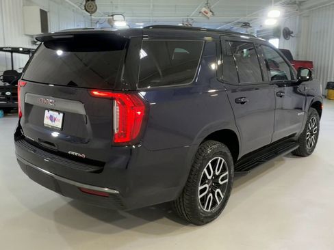 Used 2024 GMC Yukon AT4 w/ Technology Package AWD/4WD image 9