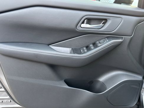 New 2026 Nissan Rogue SV image 10