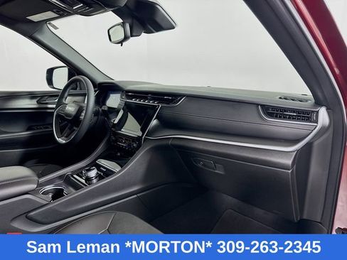 Used 2024 Jeep Grand Cherokee Altitude image 27