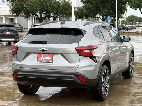 Certified 2025 Chevrolet Trax RS FWD image 4