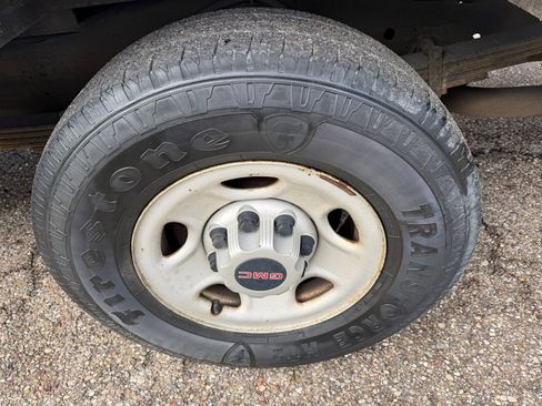 Used 2010 GMC Savana 3500 CUTAWAY BOX TRUCK COMMERCIAL image 16