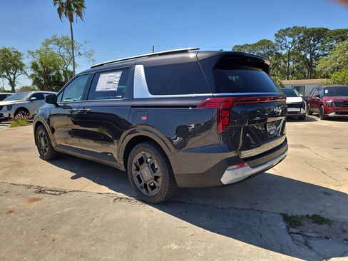 New 2026 Kia Carnival EX FWD image 6