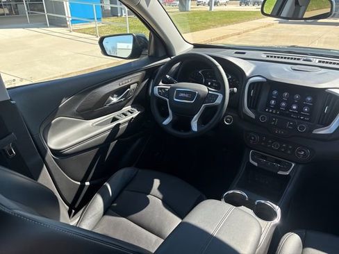 Used 2024 GMC Terrain SLT w/ Infotainment Package II image 25