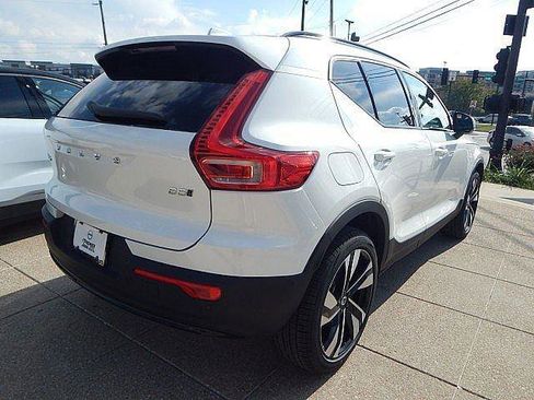 New 2026 Volvo XC40 B5 Ultra w/ Climate Package AWD/4WD image 6