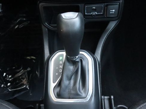 Used 2020 Jeep Renegade Latitude FWD image 36