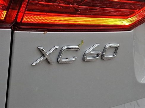 Certified 2025 Volvo XC60 B5 Plus image 26