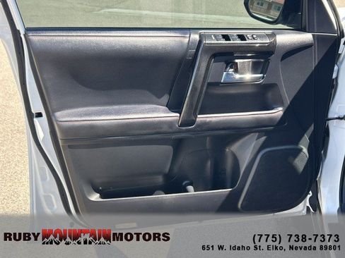 Used 2023 Toyota 4Runner TRD Off-Road Premium w/ Moonroof Package AWD/4WD image 9