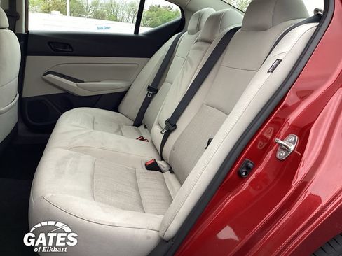 Used 2025 Nissan Altima 2.5 SV FWD image 13