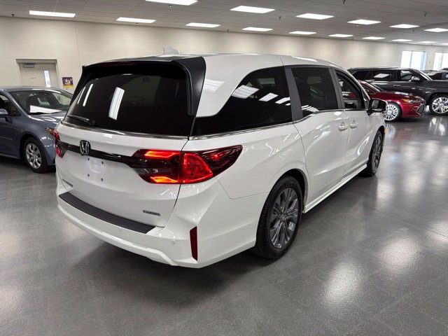 Used 2025 Honda Odyssey Touring image 7