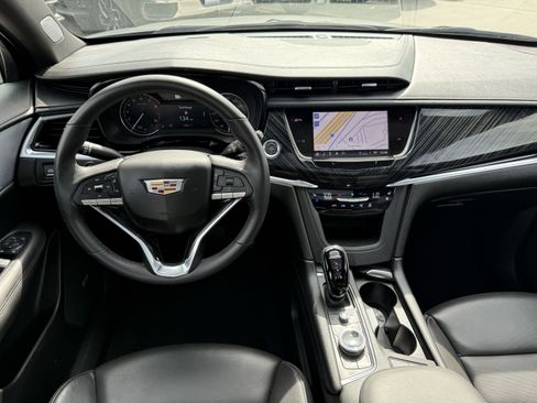 Used 2025 Cadillac XT6 Premium Luxury image 14