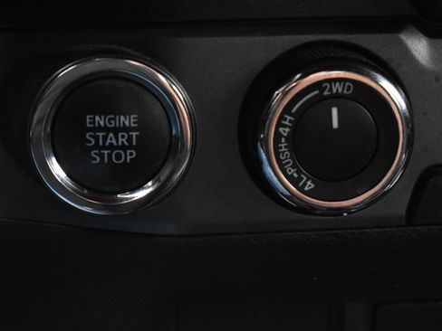 Used 2020 Toyota Tacoma TRD Off-Road AWD/4WD image 31