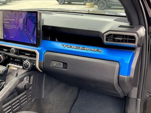 Used 2024 Toyota Tacoma TRD Off-Road w/ TRD Off Road Upgrade Package AWD/4WD image 12