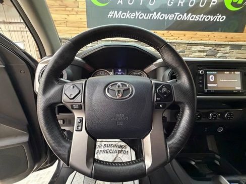Used 2016 Toyota Tacoma SR5 w/ SR5 Appearance Package (SN) AWD/4WD image 17