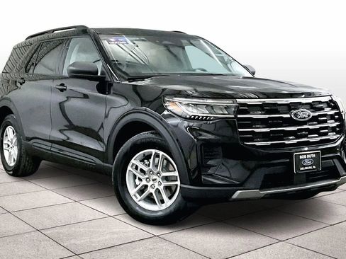 New 2026 Ford Explorer Active image 2