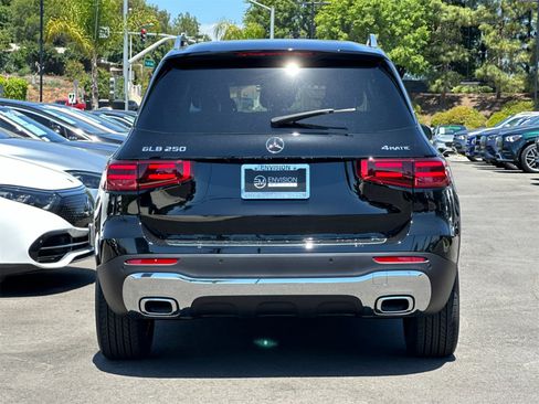 New 2025 Mercedes-Benz GLB 250 4MATIC image 4