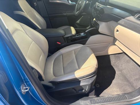 Used 2021 Ford Escape Titanium AWD/4WD image 15