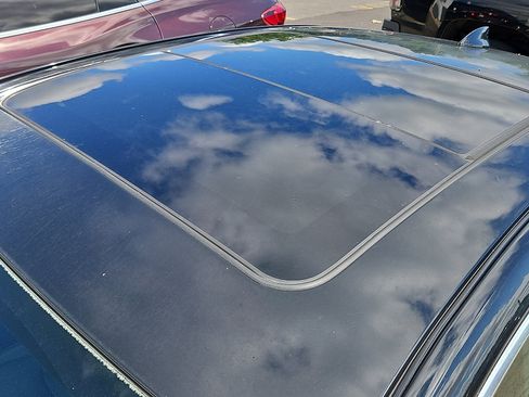 Used 2017 Buick LaCrosse Essence w/ Sun and Shade Package FWD image 4